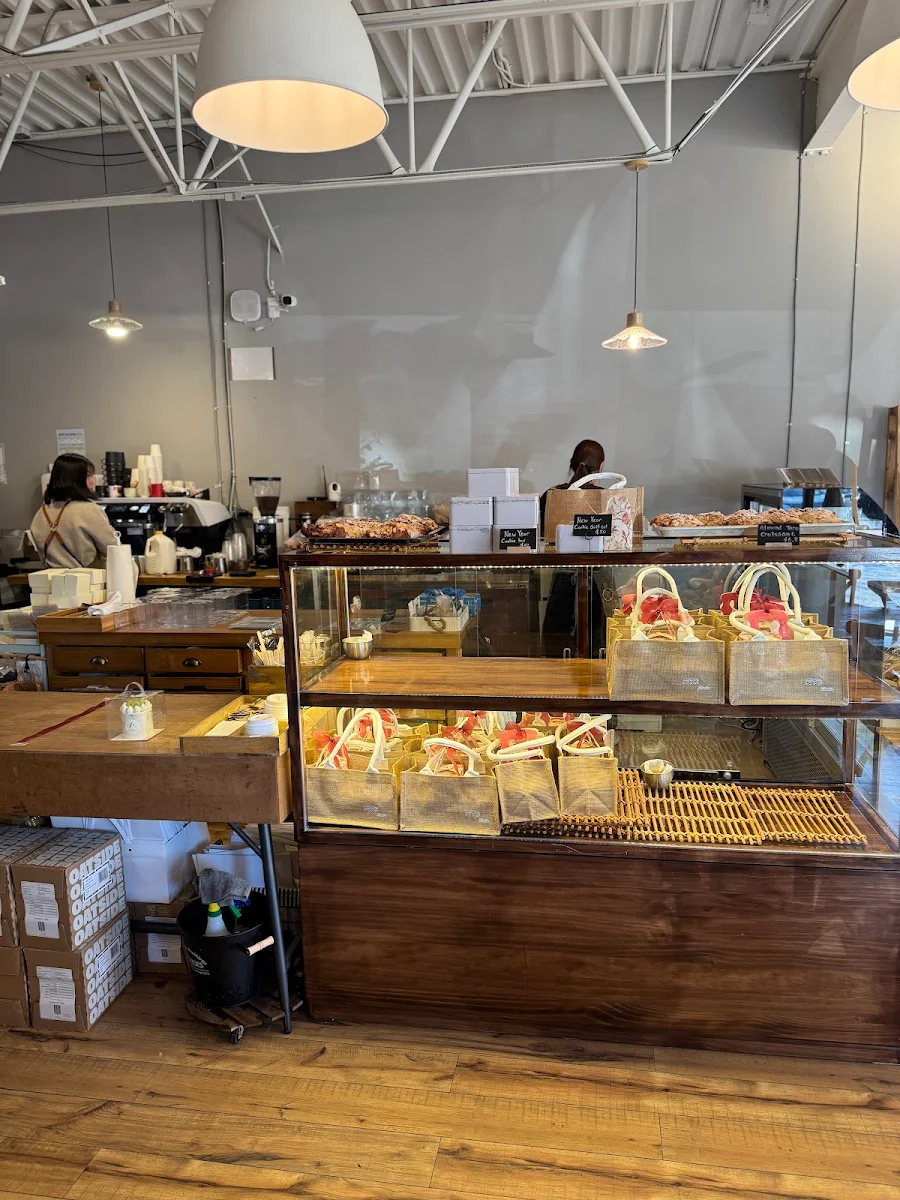 Vibe, R Ki Dessert Studio