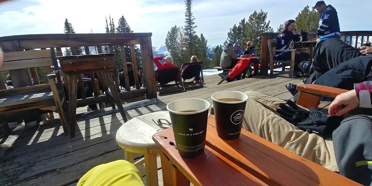 Vibe, Summit Hut