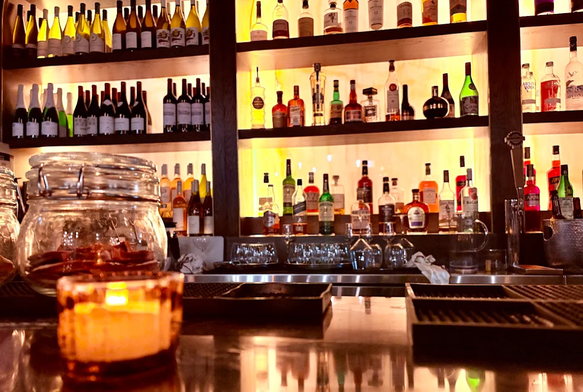 Vibe, Elise Restaurant