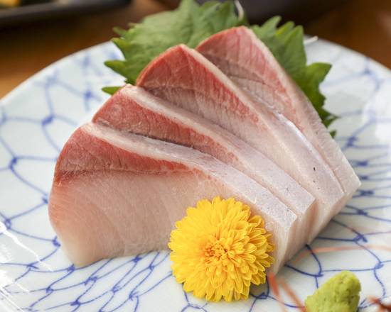 Yellowtail (Hamachi)  Sashimi (5 pcs)