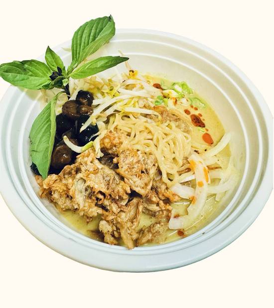 Spicy peanut Ramen Noodle Soup with vegan chicken ( Ramen gà chay, cay, súp đậu phộng)