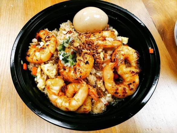 Fried rice with egg and shrimp skewer ( cơm chiên tôm nướng, trứng xì dầu)