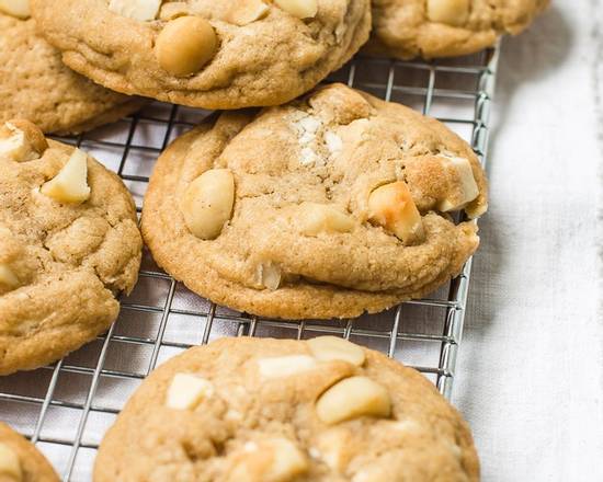 Petit biscuit macadamia et caramel salé / Small Macadamia & Salted Caramel Cookie