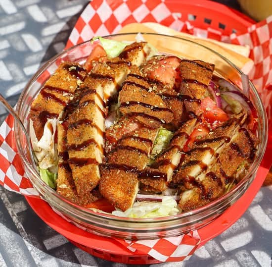 Salade à la côtelette de poulet / Chicken Cutlet Salad