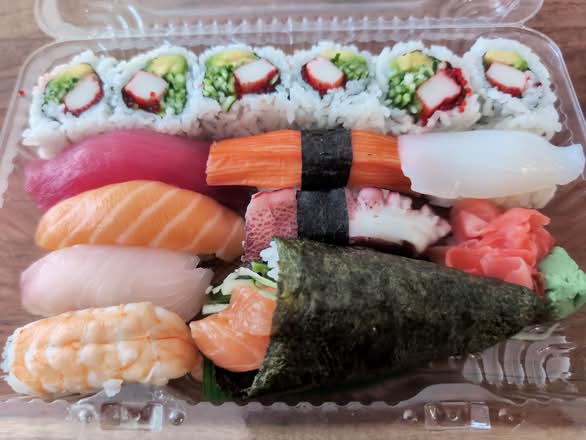 Sushi Deluxe Combo