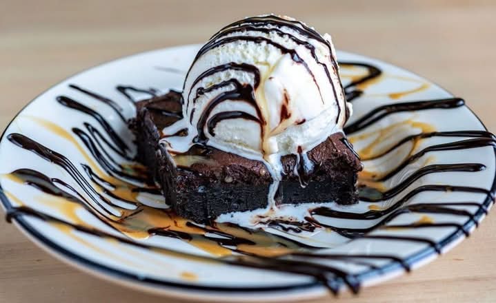 BROWNIE A LA MODE