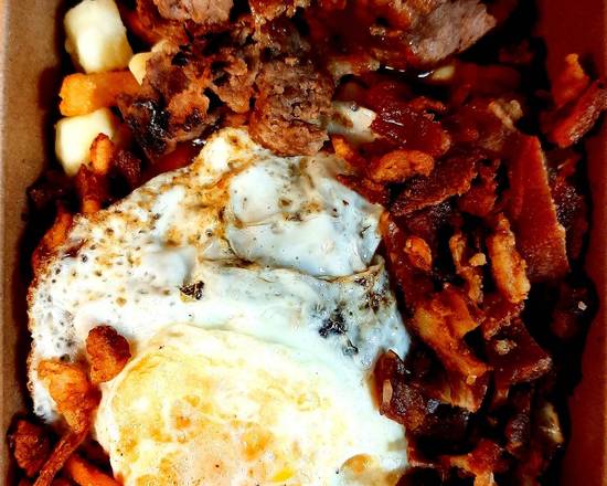 Breakfast Poutine