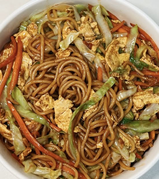 Shanghai style fried thick noodles
