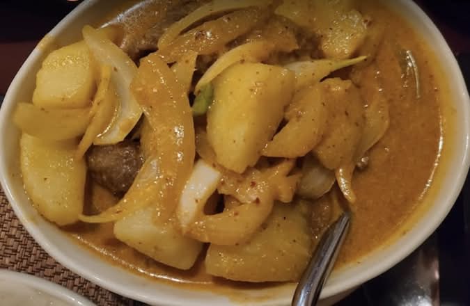 Mus-sa-mun( brown curry)
