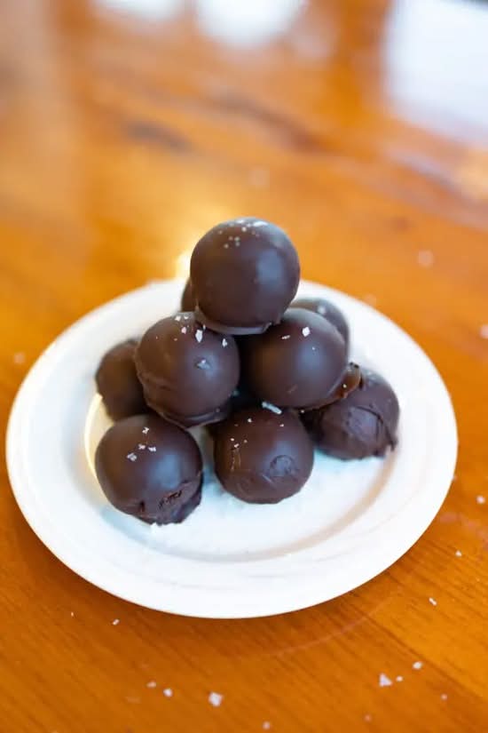 Brownie Batter Energy Bites