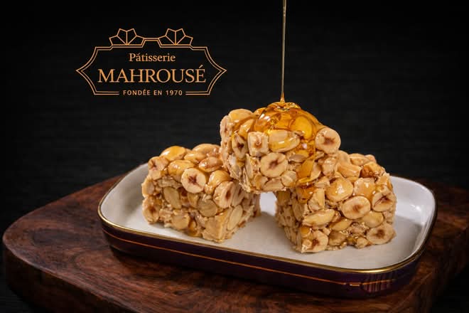 Miel aux Noisettes 400g +/- Just Honey with Hazelnuts