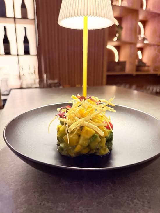 Avocado Som Tum (v)