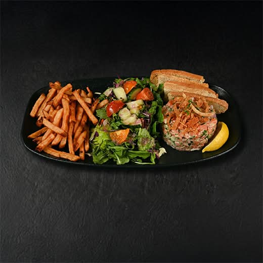 Tartare aux deux saumons / Two-Salmon Tartar