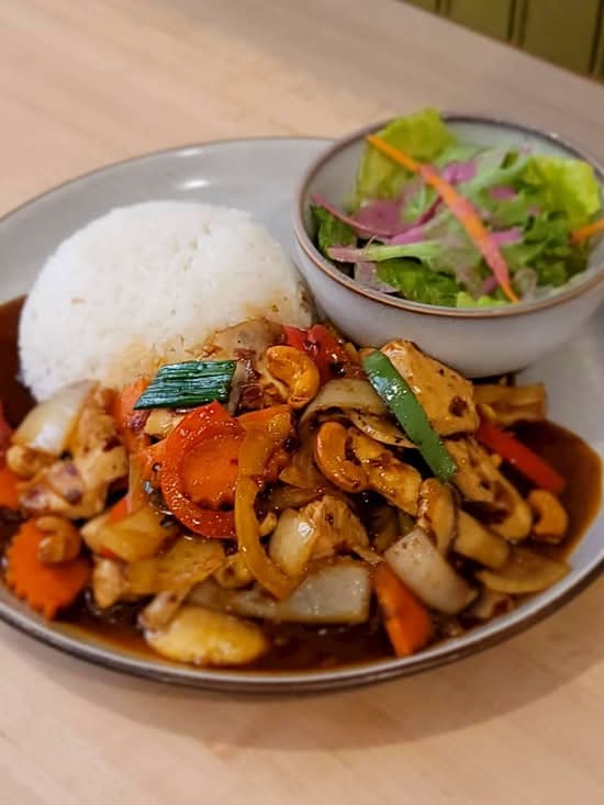 Cashew Nuts w/Rice&Salad