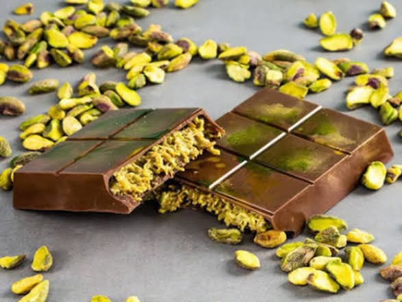 Kunafa chocolate bar