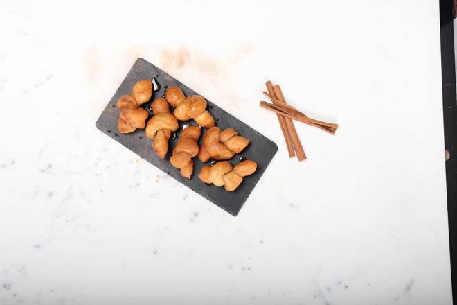 6 Maple Cinnamon Sweet Knots