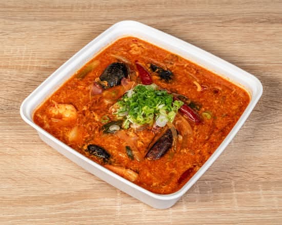 해물짬뽕밥 Spicy Seafood Soup with Rice