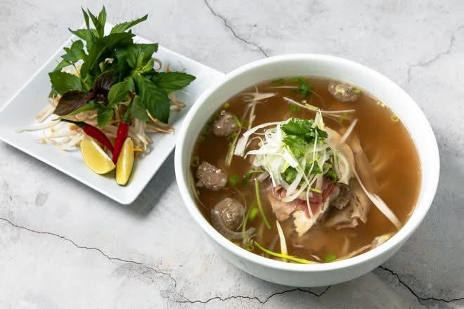 P07. Rare Beef and Beef Tendon Noodle Soup - Pho Tai Gan