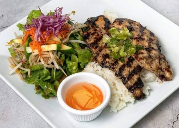 C01. Grilled Chicken on Rice - Com Ga Nuong
