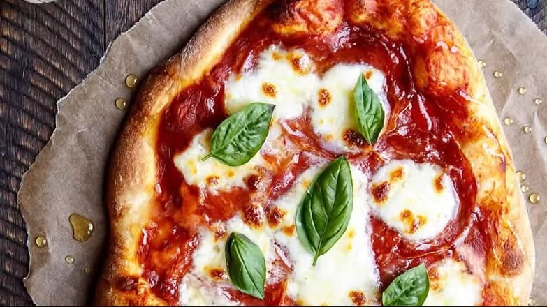 Bee Sting Spicy Pizza