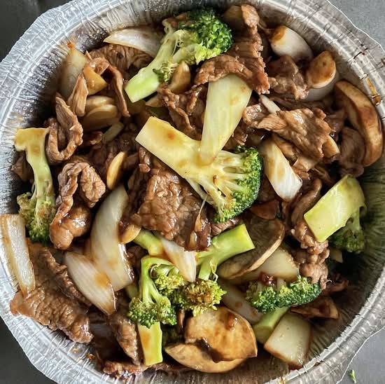 Stir Fried Beef with Broccoli & Fresh Mushroom