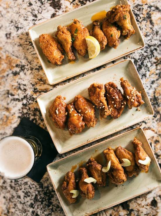 Late Night Wings Special
