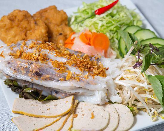 5. Vietnamese Steamed Rice-rolls/Stuff Pancakes