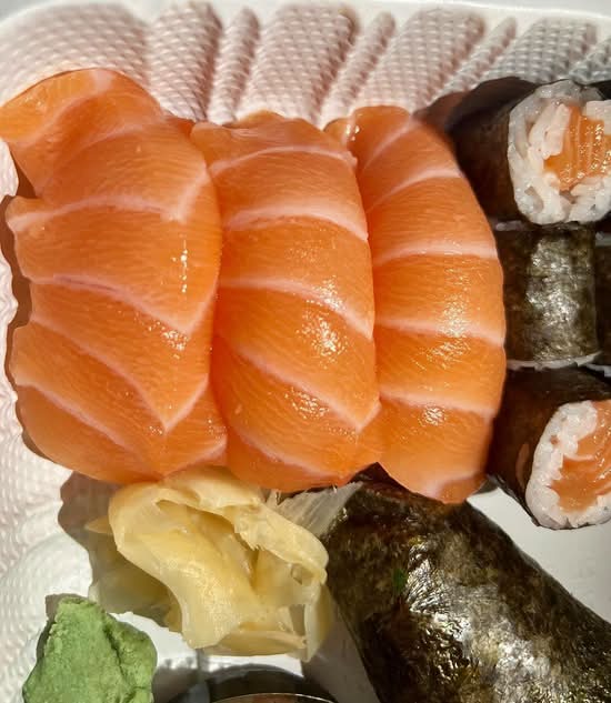 Salmon Nigiri