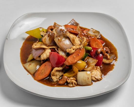 33. Pad Med Mamaung (Cashew Nuts)