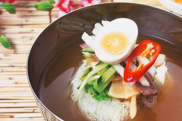 Naengmyun (냉면)