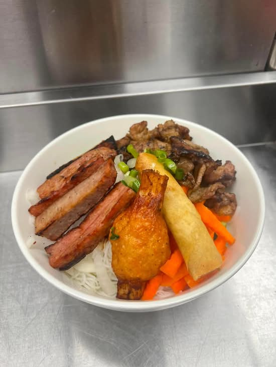 240 - Special Combination Vermicelli (Bún Đặc Biệt )