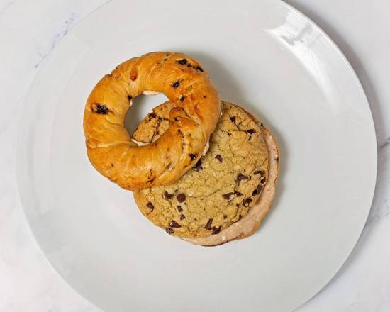Cookie Monster Bagelwich