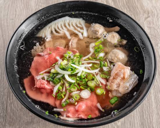 7.Pho Dac Biet  (L) / 7.Pho Dac Biet  (L)