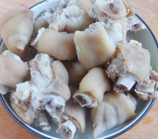 Extra Pork Feet / Extra Gio Heo