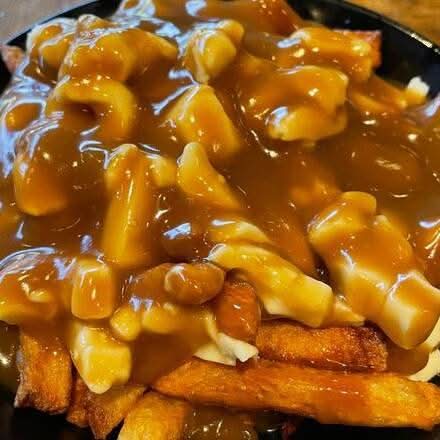 01. La Poutine Classique / 01. The Classic Poutine