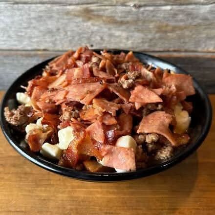 11. Les trois viandes poutine / 11. The Three Meats Poutine