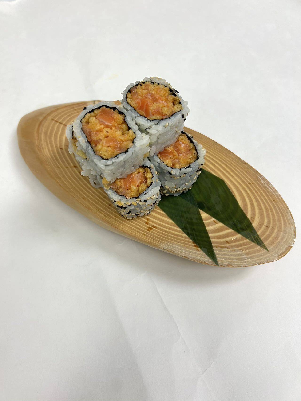 Spicy Salmon Crispy Roll
