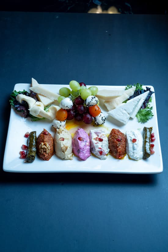 Istanbul Meze Tabagi/ Special Appetizer Plate