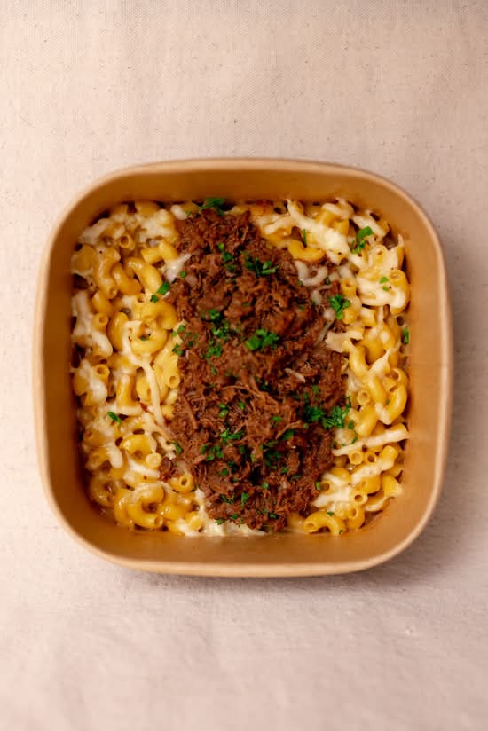 BRAISED BEEF & GRUYERE PROTEIN MAC & CHEESE