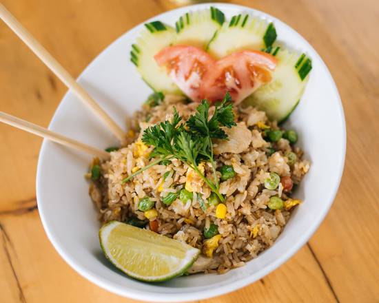 Riz frit au poulet / Fried Rice with Chicken
