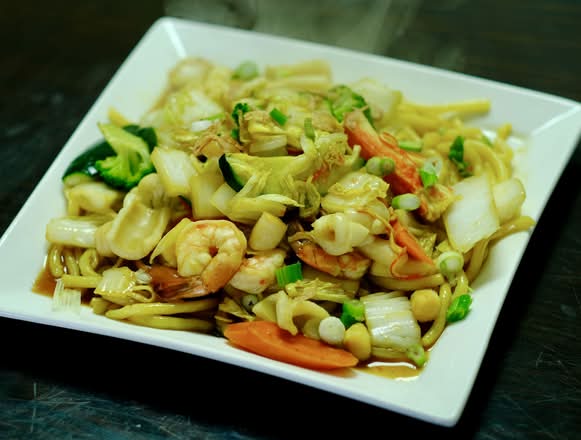 22. Saigon Stirfry / Mì Xào Thượng Hải