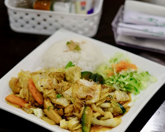 66. Chicken Stir Fry / Gà Xào Cải