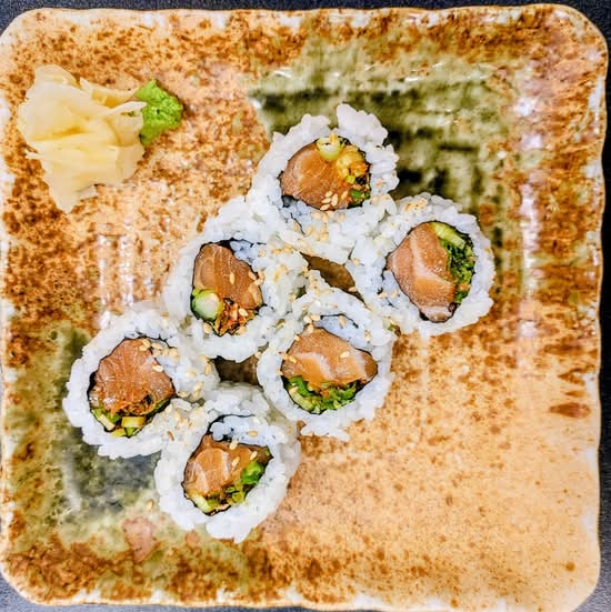 Spicy salmon  Roll