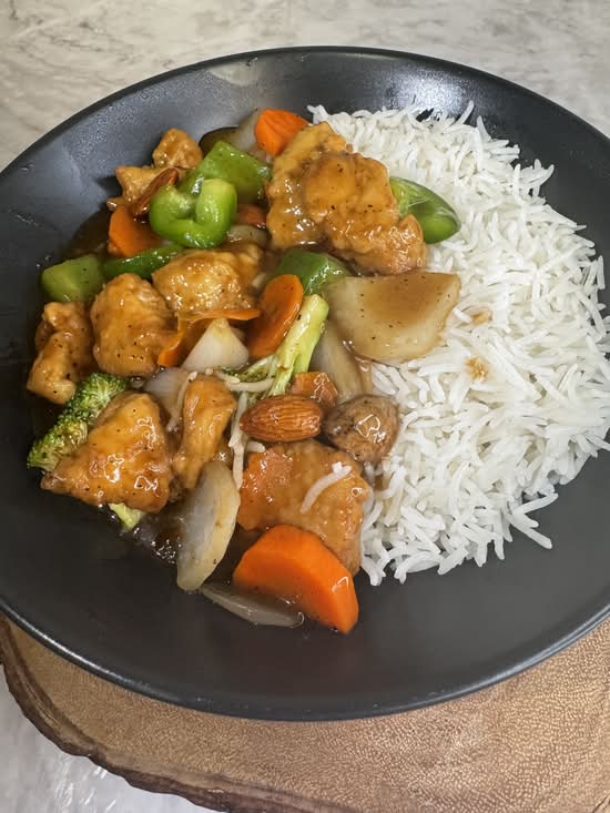 Almond chicken with Rice