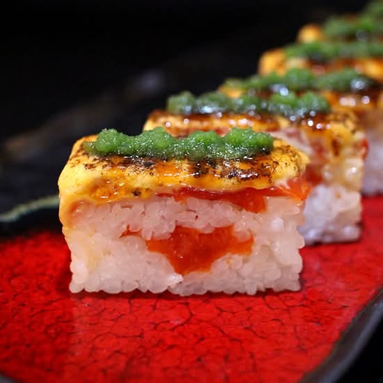 Salmon Oshi