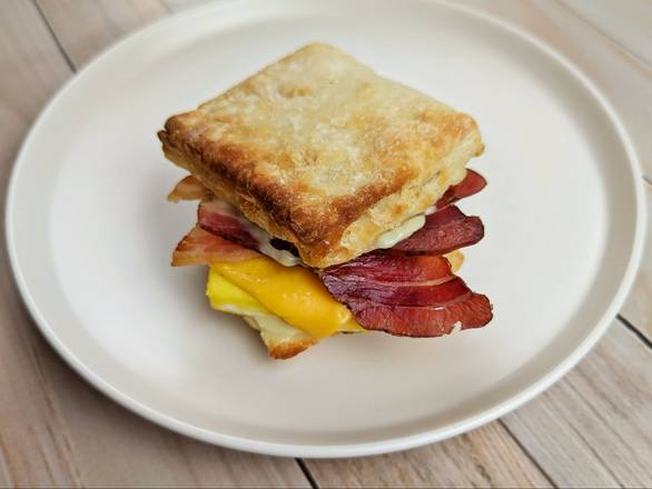 Sandwich Bacon, Oeuf et Cheddar