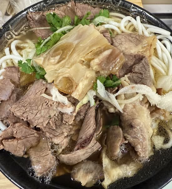 20. Well-Done Flank, Fatty Flank, Soft Tendon, & Beef Tripe (Large)