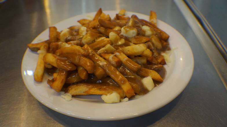 Classic Poutine Large Size.