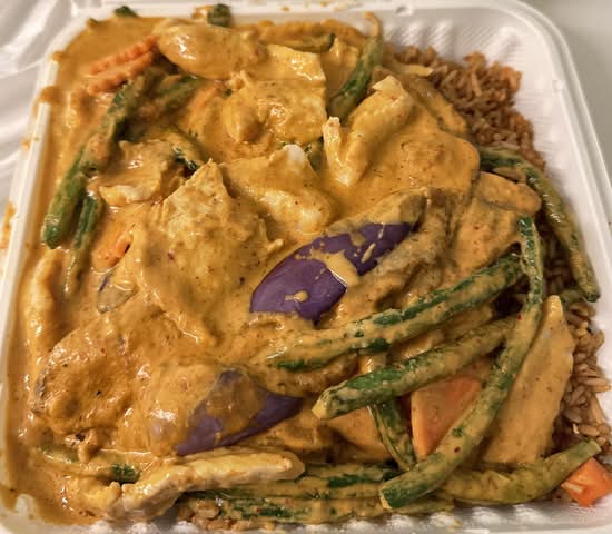Thai Red Curry Chicken Lunch Special