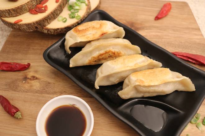 Fried Pan Pork Dumpling Pastry